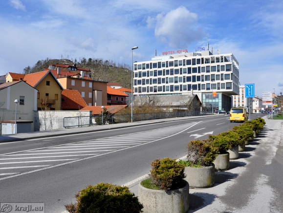 Titova cesta in Hotel Kras
