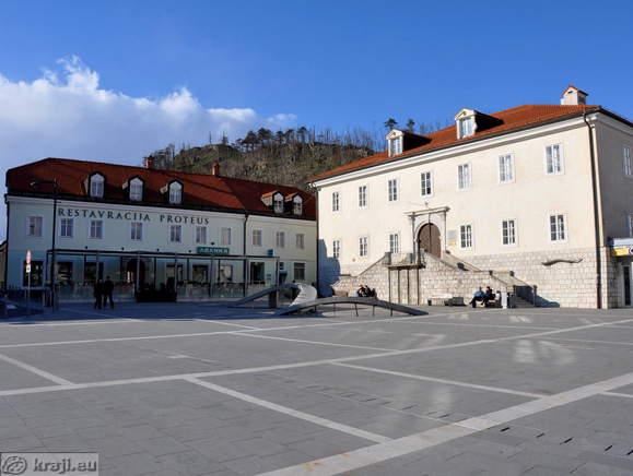 Restavracija Proteus in dvorec