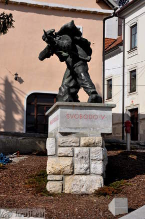 Postojna - Denkmal für die Nationale Befreiungskrieg gewidmet