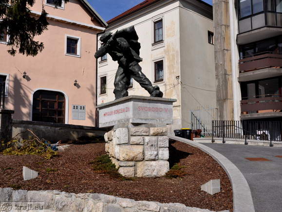 Postojna - Denkmal für die Nationale Befreiungskrieg gewidmet