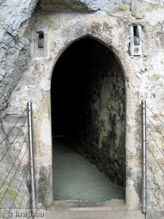 Vhod v jamski del gradu