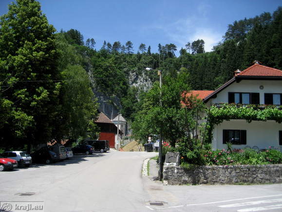 Predjama Schloss - Umgebung
