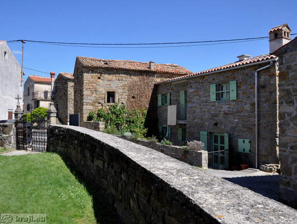 Kostabona - Die Friedhofskirche des Hl. Andreas