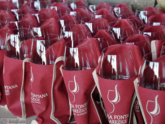 Wine Fountain - Glass