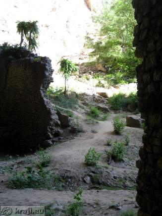 View of the left and right side of defensive wall