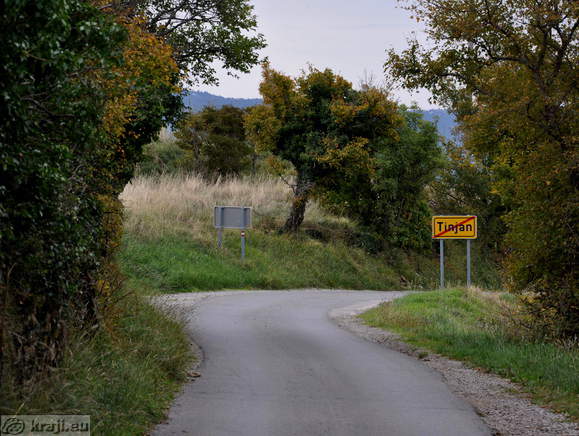 Začetek/konec vasi Tinjan