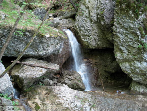 Waterfall on the way between forth and third waterfall
