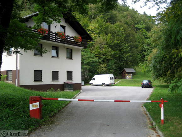 Parking place near Home of Beekepers