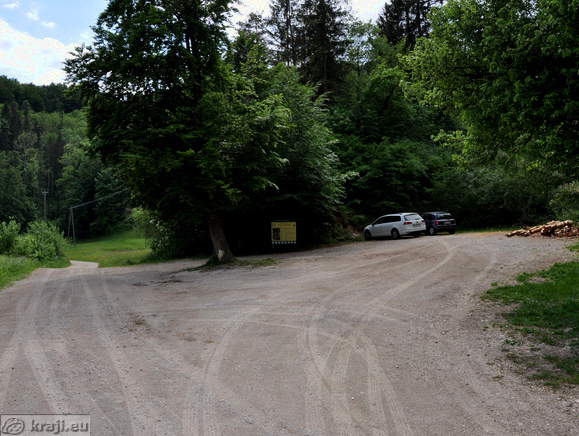 Parkirišče pri lovskem domu