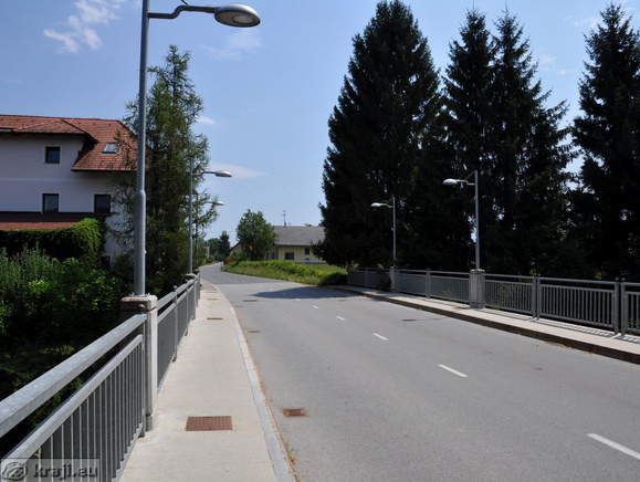 Road in the direction of the main road Ivancna Gorica - Zuzemberk