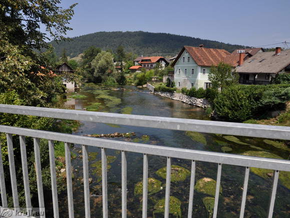 Most čez reko Krko v Krki