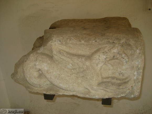 Grifon - del nagrobne arhitekture (Trojane, druga polovica 2. stoletja)