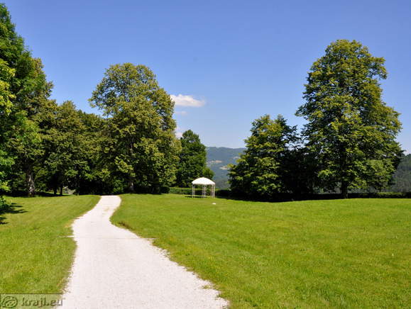 Pot skozi park Pot skozi park