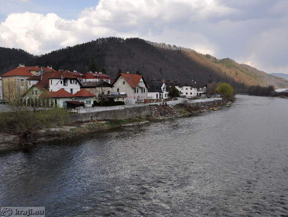 Levi breg Save v Litiji