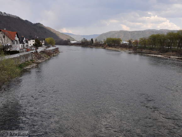 Reka Sava v smeri proti Zasavju