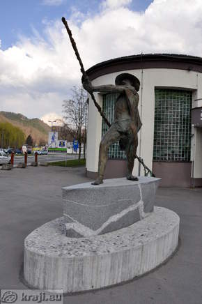 Litija <br> Kip čolnarja Litija <br> Kip čolnarja