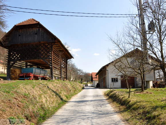 Road through Klenik
