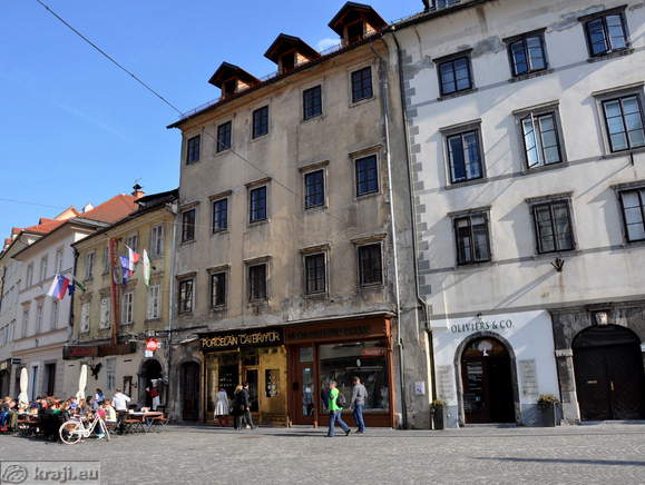 Ciril-Metodov trg 20, 19, 18