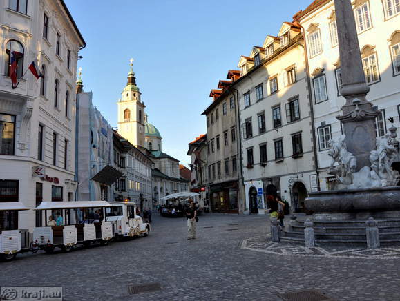 Pogled na Ciril-Metodov trg iz Mestnega trga