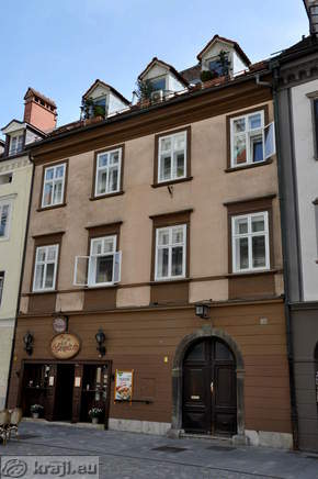 Ciril-Metodov trg 12 - Bar Čez cesto