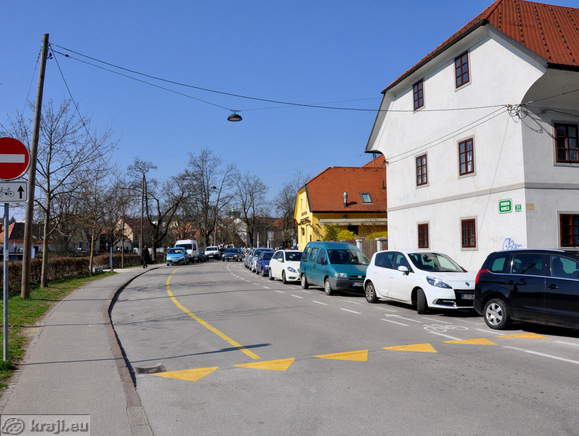 Začetek Grudnovega nabreža s smeri Prul