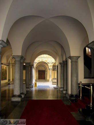 Town Hall <br> Lobby