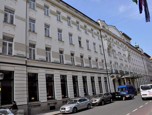 Grand Hotel Union along the Miklosiceva cesta