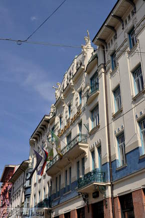 Palača Ljudske posojilnice s strani