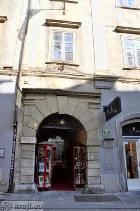 Stari trg 3 - Portal