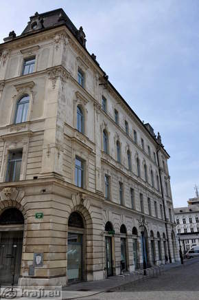 Kresija s Pogačarjevega trga