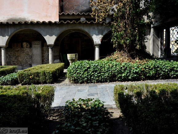 Yard with lapidary by the church