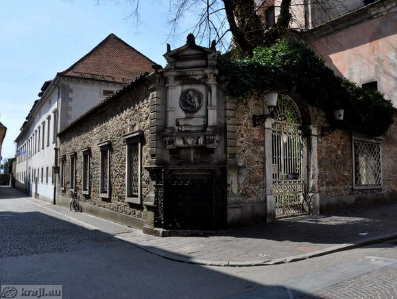 Marijino znamenje na severovzhodnem delu Križank