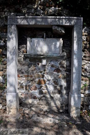 Plate with Presern verses