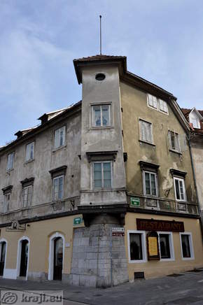 Renaissance corner balcony