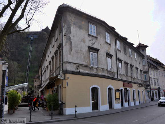 Vodnikov hram - Vodnikov trg 2