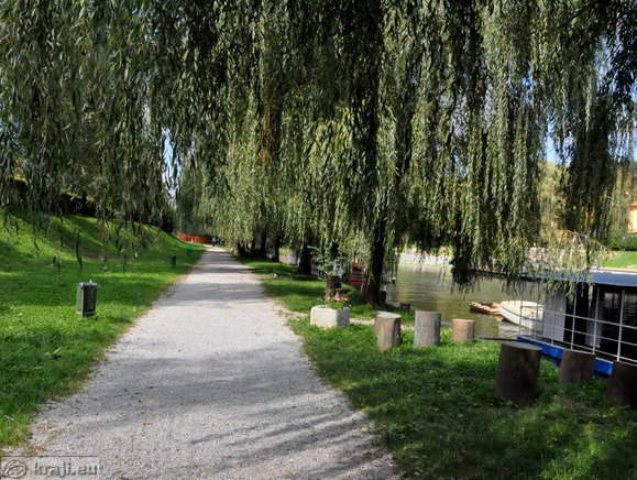 Trnovski pristan - Peš pot