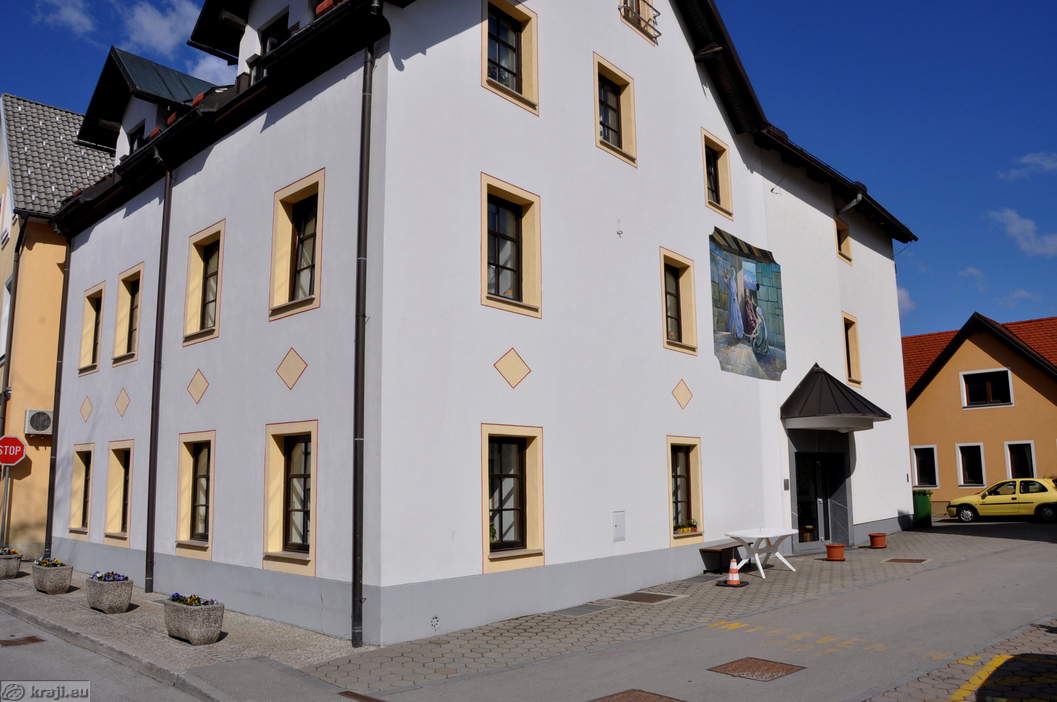 Dom Marije in Marte