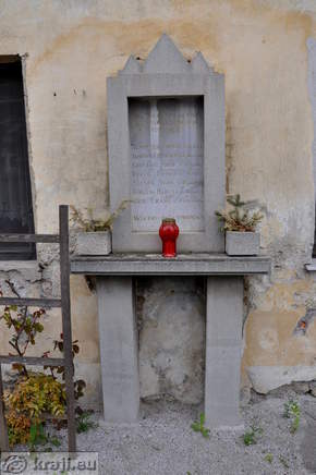 Memorial plate dedicated to hostages