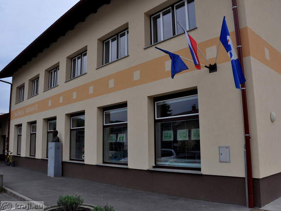 Public library Moravce