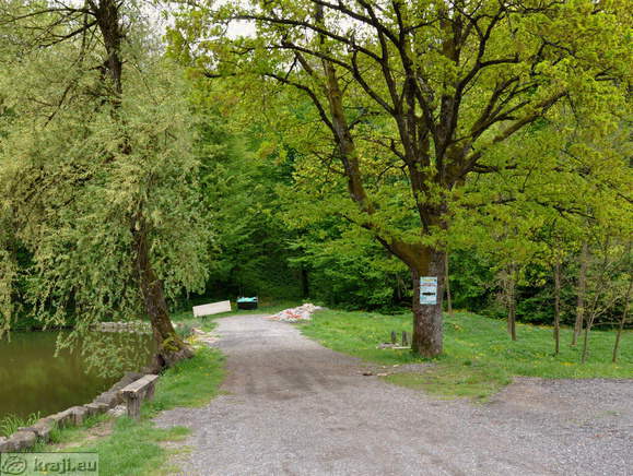 Passage between pond III and II