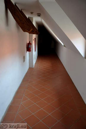 Hodnik v zgornjem nadstropju