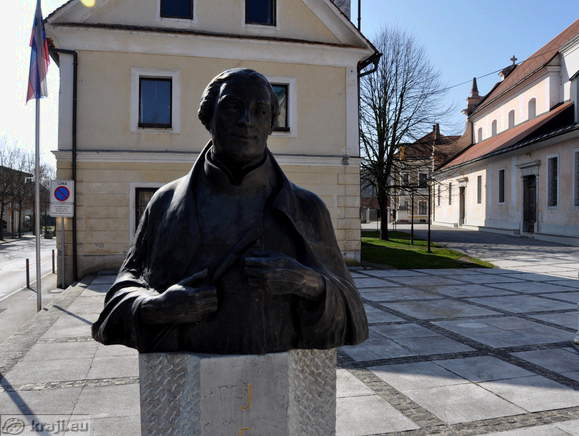 Kip Franca Jelovška v Mengšu