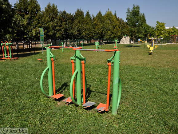 Otroško igrišče in fitnes na prostem