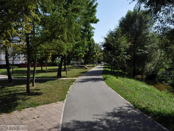 Sprehajališče ob potoku Pšata