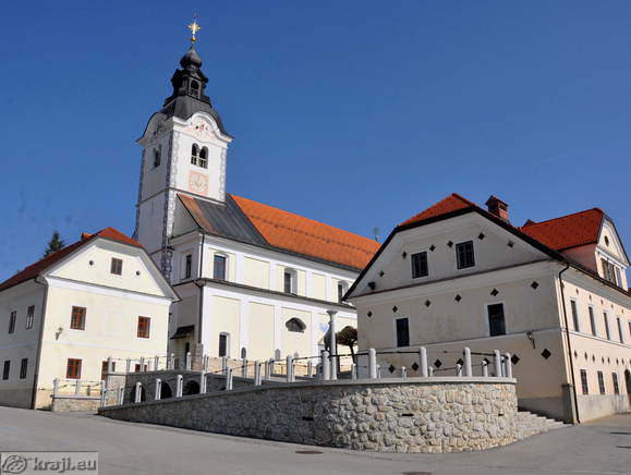 Cerkev sv. Petra v Komendi