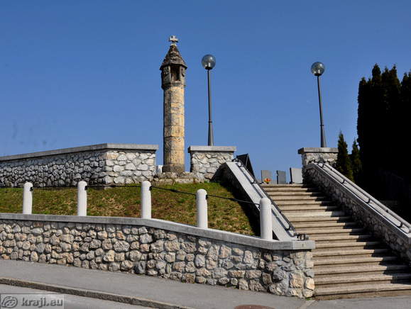 Kužno znamenje pri pokopališču