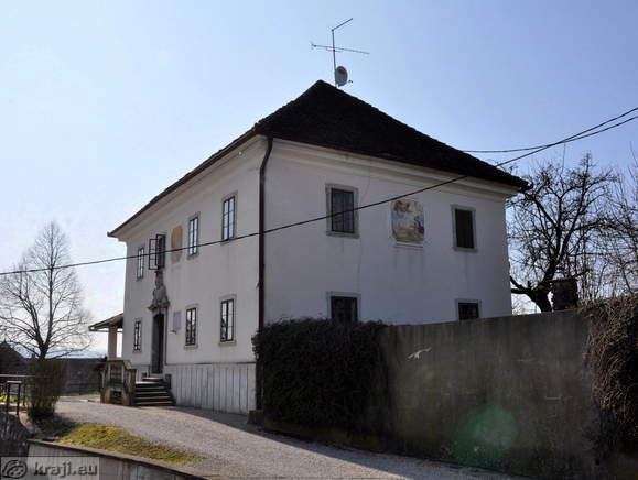 Beneficijska hiša s knjižnico