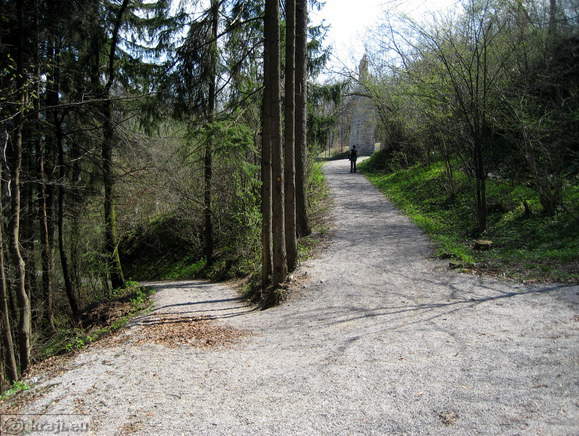 The way to the Monument for the National Liberation War on Drca