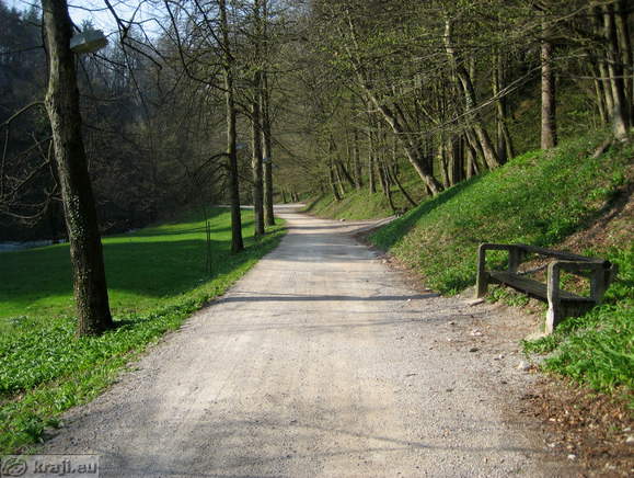 The way to the Veliki (Big) Mocilnik spring