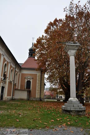 Cerkev in pomanjšana kopija stebra sv. Teodorja iz Benetk